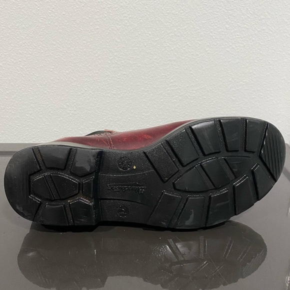 Burgundy Blundstone Boots - Picture 2 of 8